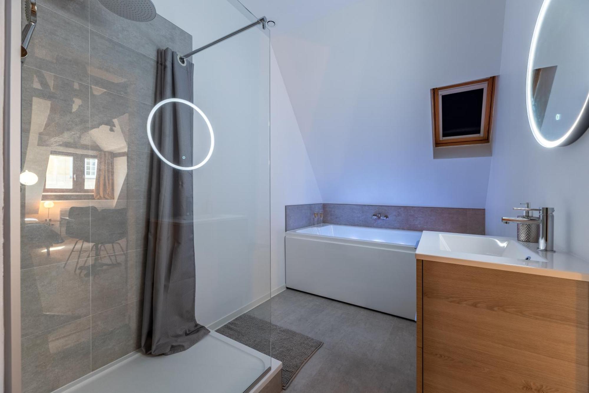 Centre-Ville Le Nid D'Amour Jacuzzi Appartement รูออง ภายนอก รูปภาพ